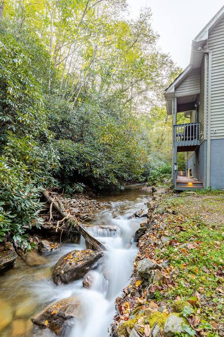 Creekside Basecamp