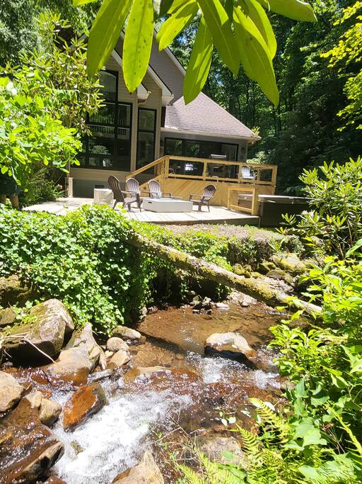 Creekside Basecamp